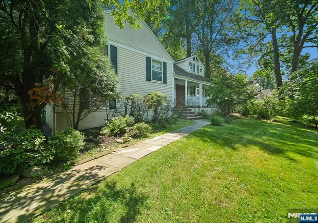 Photo 4 of Single family home for sale at 9 Coleridge Rd, Millburn, NJ 07078 | MLS# 26029699 | Listing updated on 2026-08-12
