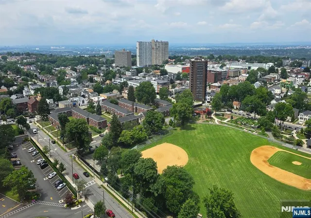 2nd image of 2100 Linwood Ave #23D, Fort Lee, NJ 07024 | MLS# 26029753
