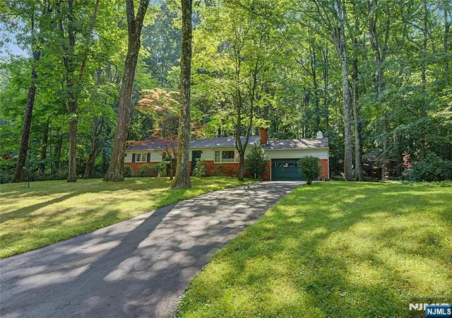 Photo 1 of Land for sale at 5 Horizon Dr, Denville Township, NJ 07834 | MLS# 26029765 | Listing updated on 2026-10-08