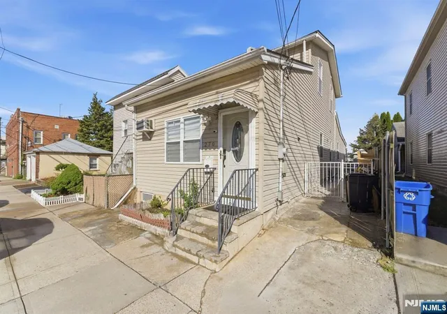 Photo 1 of Sale Pending at 270 Westervelt Pl, Lodi, NJ 07644 | MLS# 26029769 | Listing updated on 2026-09-01