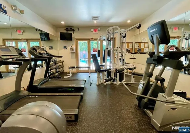 42nd image of 91 Lakeview Dr, Old Tappan, NJ 07675 | MLS# 26029770