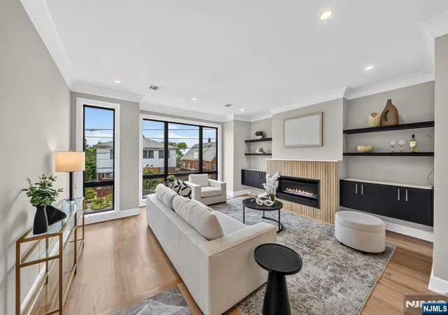 Photo 2 of Townhouse for sale at 156 Morningside Ln #B, Palisades Park, NJ 07650 | MLS# 26029783 | Listing updated on 2026-09-14