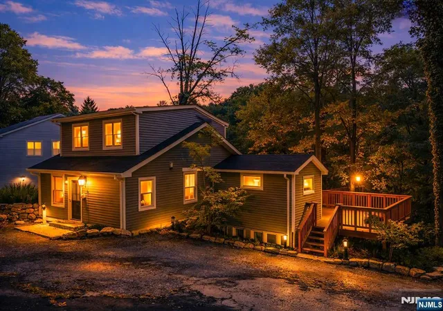 2nd image of 6 Hoover Rd, Jefferson Township, NJ 07438 | MLS# 26029793