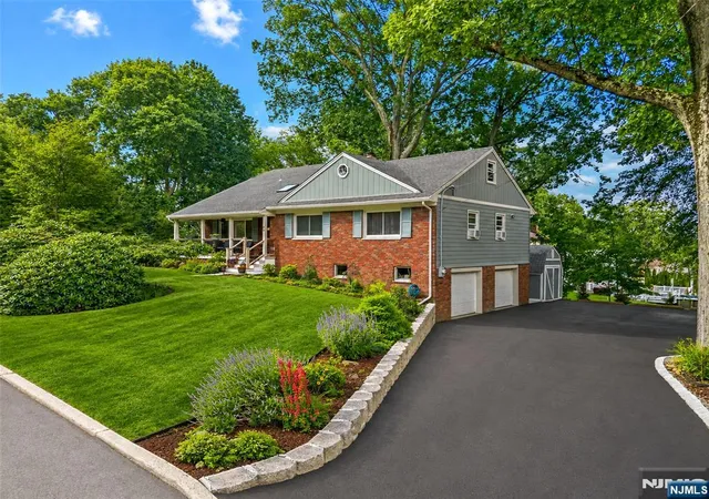2nd image of 64 Grandview Dr, North Haledon, NJ 07508 | MLS# 26029803