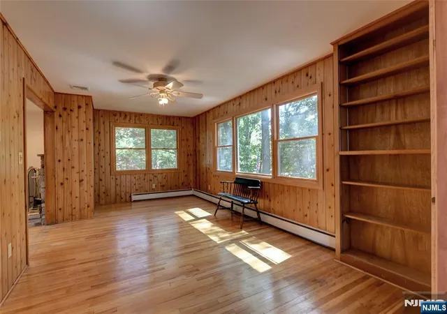 Photo 4 of House for sale at 34 Knoll Rd, Wayne, NJ 07470 | MLS# 26029837 | Listing updated on 2026-09-20