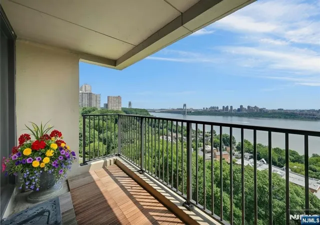 2nd image of 3 Horizon Rd #1030 / 1033, Fort Lee, NJ 07024 | MLS# 26029840