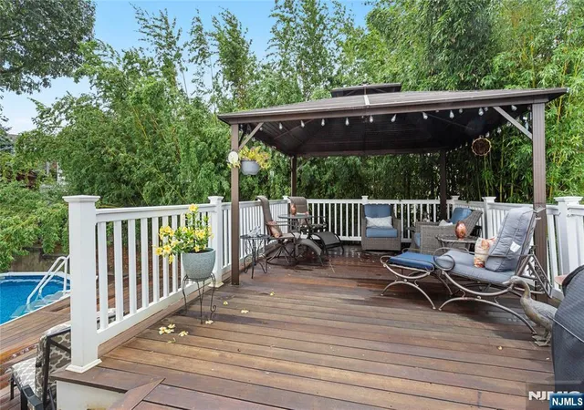 2nd image of 10 Wendy Ter, Garfield, NJ 07026