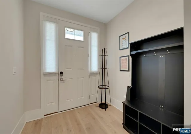 3rd image of 5 Davies Dr, Old Tappan, NJ 07675 | MLS# 26029860