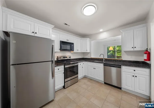 3rd image of 764 Charles Ct, Fort Lee, NJ 07024 | MLS# 26029896