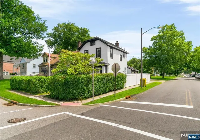 4th image of 274 Brighton Ave, East Orange, NJ 07017 | MLS# 26029898