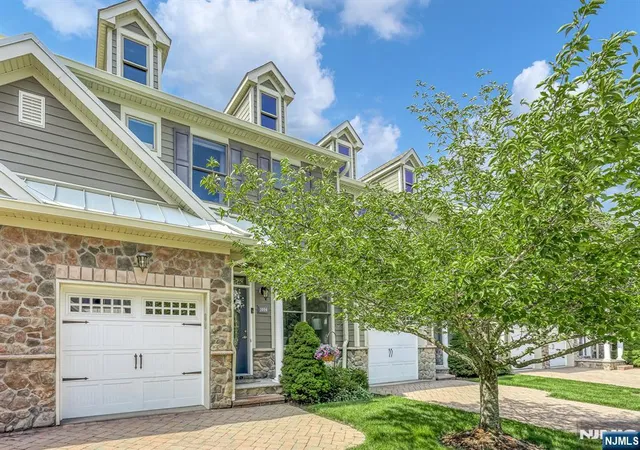 Photo 2 of Sale Pending at 1004 Whitney Ln, Allendale, NJ 07401 | MLS# 26029926 | Listing updated on 2026-08-20