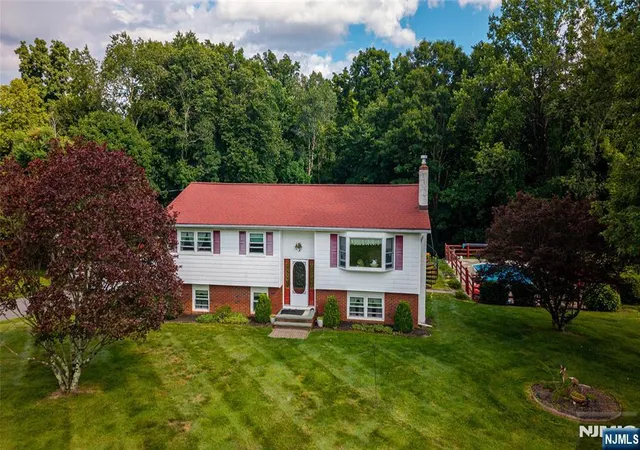 2nd image of 3 Sawmill Rd, Vernon, NJ 07460 | MLS# 26029937