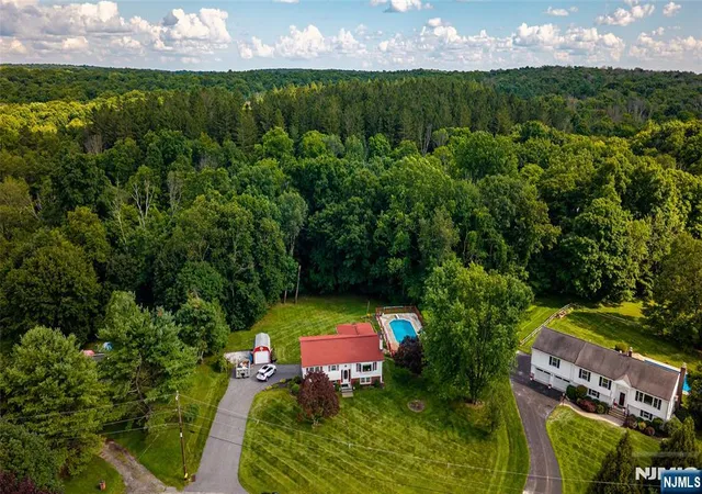4th image of 3 Sawmill Rd, Vernon, NJ 07460 | MLS# 26029937