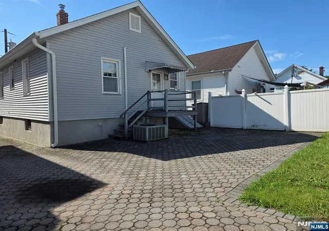 Photo 3 of Sale Pending at 9 Hillside Pl, North Arlington, NJ 07031 | MLS# 26029938 | Listing updated on 2026-08-28