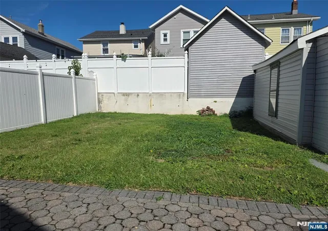 Photo 4 of Sale Pending at 9 Hillside Pl, North Arlington, NJ 07031 | MLS# 26029938 | Listing updated on 2026-08-28