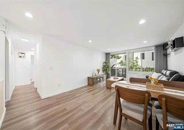 4th image of 1 Wall St, Fort Lee, NJ 07024
