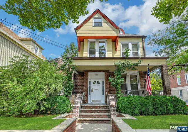 Photo 1 of Single family home for sale at 200 202 Oak St, Weehawken, NJ 07086 | MLS# 26029953 | Listing updated on 2026-08-11