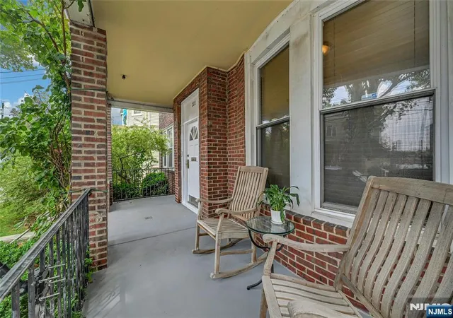 Photo 3 of Single family home for sale at 200 202 Oak St, Weehawken, NJ 07086 | MLS# 26029953 | Listing updated on 2026-08-11