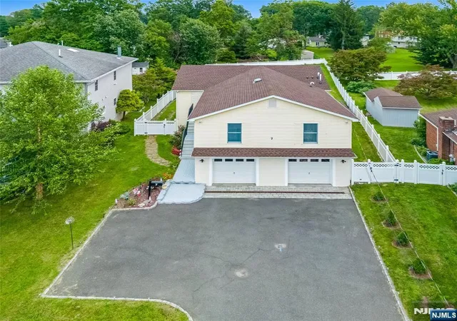 Photo 3 of House for sale at 7 Henoch Ave, Clifton, NJ 07013 | MLS# 26029959 | Listing updated on 2026-10-03