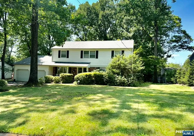 Photo 2 of Single family home for sale at 24 Tremont Ter, Livingston, NJ 07039 | MLS# 26029962 | Listing updated on 2026-08-08