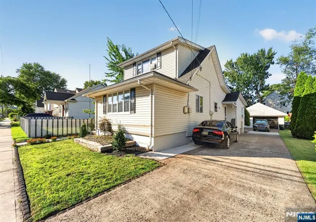 22nd image of 130 Rowland Ave, Clifton, NJ 07012 | MLS# 26029991