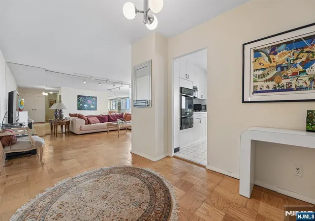 4th image of 2150 Ctr Ave, Fort Lee, NJ 07024