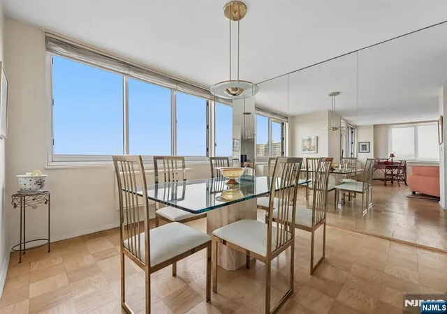 5th image of 2150 Ctr Ave, Fort Lee, NJ 07024