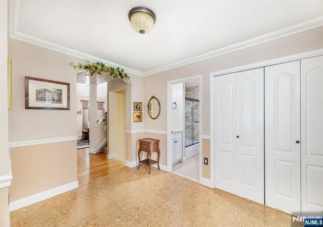 3rd image of 9 Grist Ml Run, Mahwah, NJ 07430 | MLS# 26030053