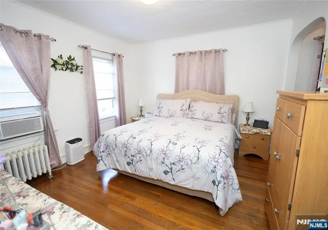 5th image of 19 Irvington Pl, Clifton, NJ 07013 | MLS# 26030060