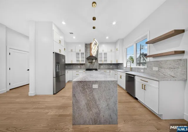 Photo 3 of Single family home for sale at 167 Palisades, Emerson, NJ 07630 | MLS# 26030066 | Listing updated on 2026-09-19