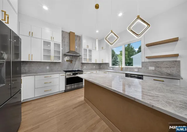 Photo 3 of Single family home for sale at 167 Palisades, Emerson, NJ 07630 | MLS# 26030066 | Listing updated on 2026-09-19