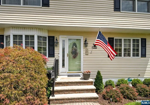 Photo 4 of Sale Pending at 115 Olive Ave, Pompton Lakes, NJ 07442 | MLS# 26030069 | Listing updated on 2026-08-27