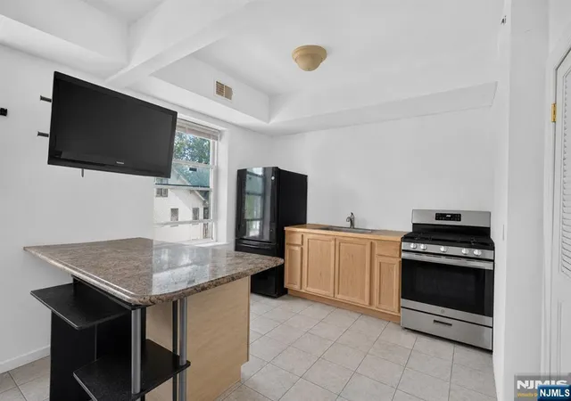 2nd image of 133 Maple Ave #303, East Orange, NJ 07017 | MLS# 26030070