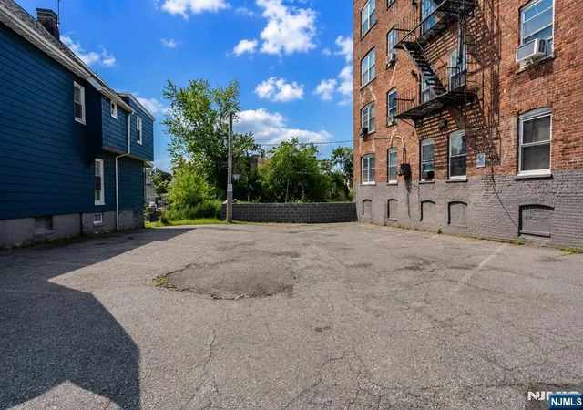 21st image of 133 Maple Ave #303, East Orange, NJ 07017 | MLS# 26030070