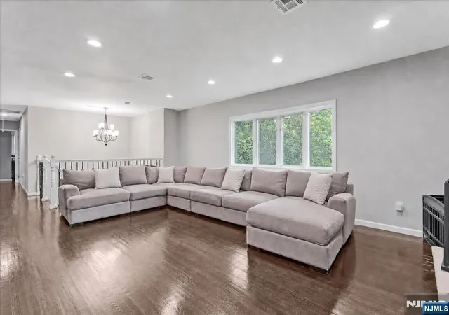 3rd image of 23 Douglas Dr, Montville Township, NJ 07082 | MLS# 26030071