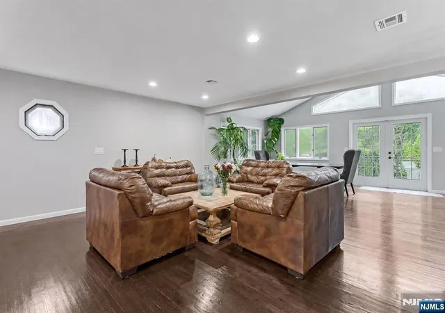 5th image of 23 Douglas Dr, Montville Township, NJ 07082 | MLS# 26030071