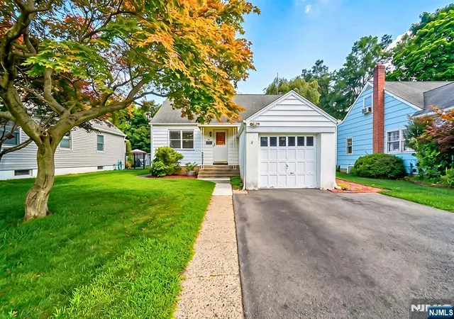 Photo 1 of Sale Pending at 30 Pequannock Ave, Pompton Lakes, NJ 07442 | MLS# 26030117 | Listing updated on 2026-08-22