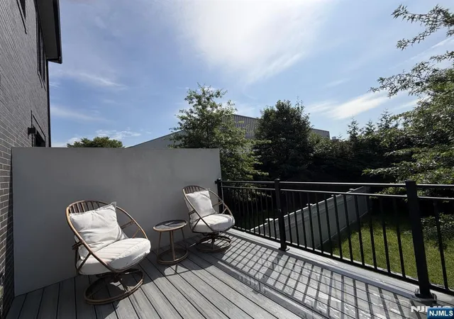 40th image of 1656 Maple St, Fort Lee, NJ 07024 | MLS# 26030145