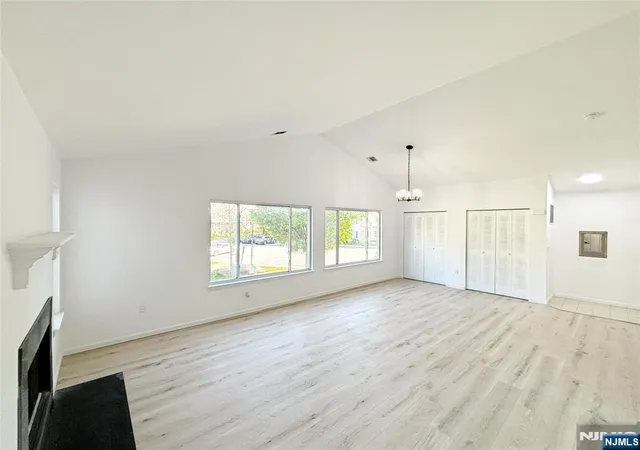 4th image of 135 Falcon Ridge Way, Hamburg, NJ 07419 | MLS# 26030246