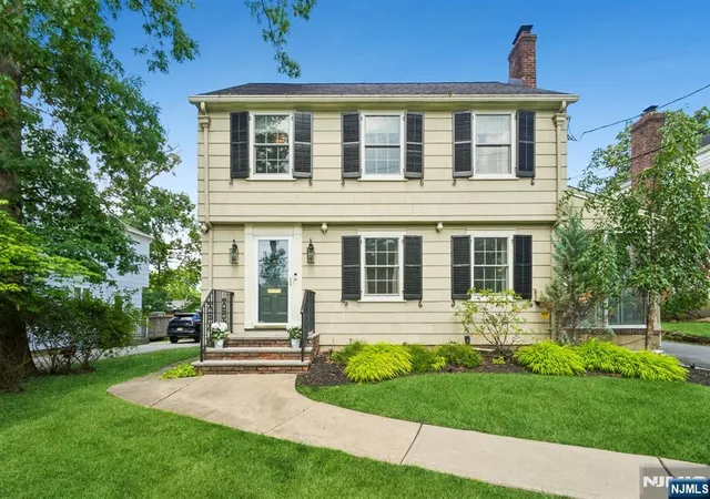 Photo 2 of Single family home for sale at 68 Linden Ave, Verona, NJ 07044 | MLS# 26030262 | Listing updated on 2026-09-18