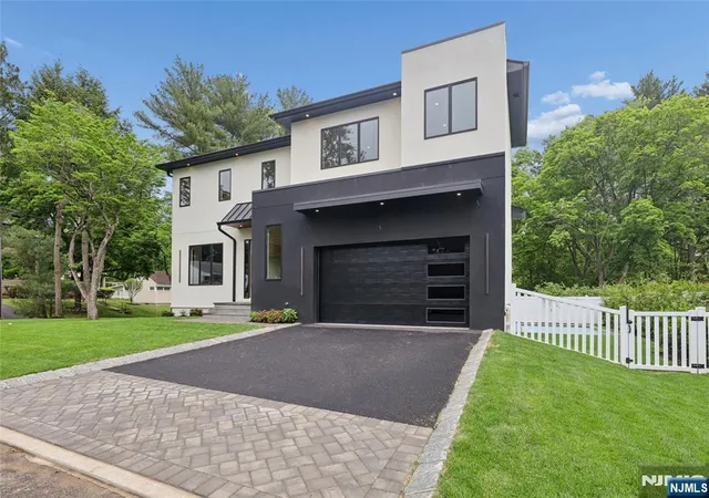 Photo 1 of Sale Pending at 1 Bancroft Pl, Cresskill, NJ 07626 | MLS# 26030265 | Listing updated on 2026-09-02