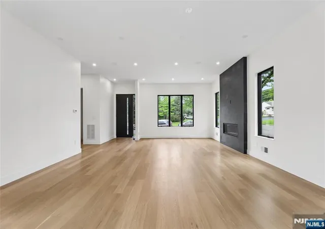 Photo 3 of Sale Pending at 1 Bancroft Pl, Cresskill, NJ 07626 | MLS# 26030265 | Listing updated on 2026-09-02