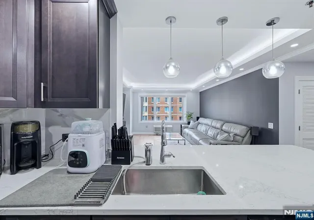Listing Photo 4 - Condo for sale in building located at 5312 City Pl, Edgewater, NJ 07020 - Unit #5312