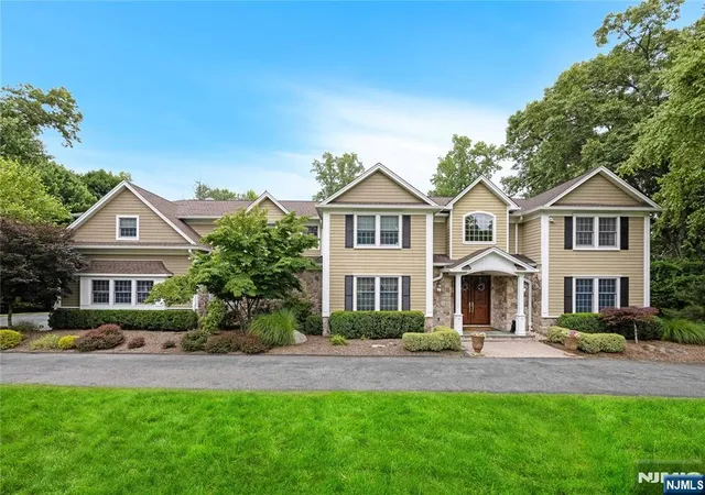 2nd image of 68 Eagle Rim Rd, Upper Saddle River, NJ 07458 | MLS# 26030287