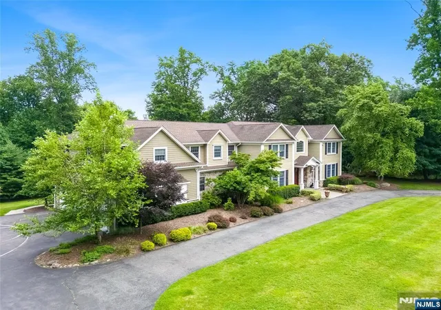 3rd image of 68 Eagle Rim Rd, Upper Saddle River, NJ 07458 | MLS# 26030287