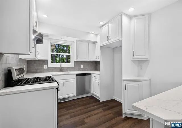 Photo 4 of Sale Pending at 27 Ferndale Rd, Wayne, NJ 07470 | MLS# 26030289 | Listing updated on 2026-09-18