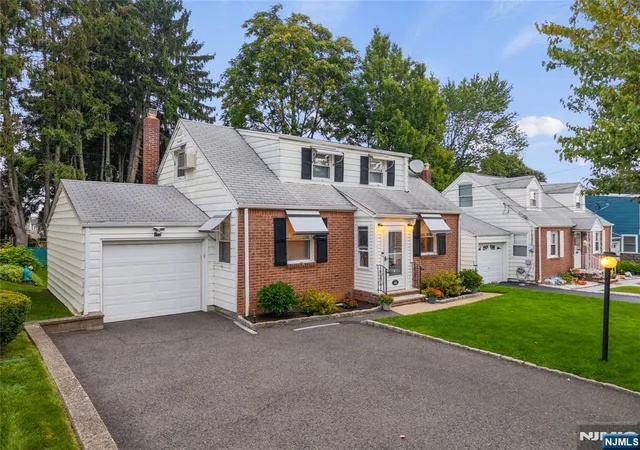 image of 102 Sherwood St, Clifton, NJ 07013 | MLS# 26030294