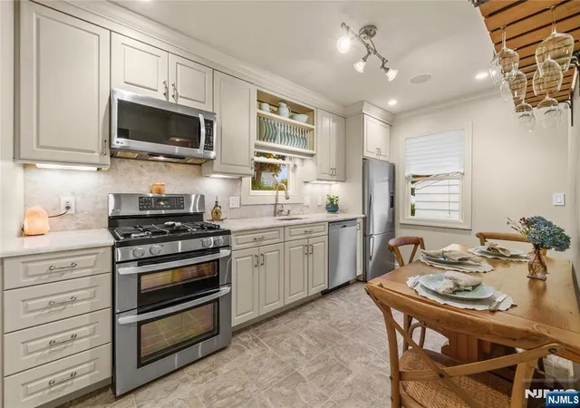 image of 102 Sherwood St, Clifton, NJ 07013 | MLS# 26030294