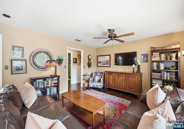 5th image of 31 Truman Blvd, Oakland, NJ 07436 | MLS# 26030331