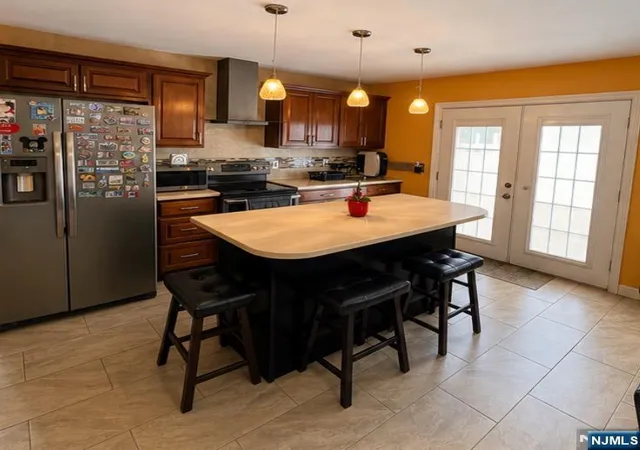 3rd image of 22 High St, Bound Brook, NJ 07052